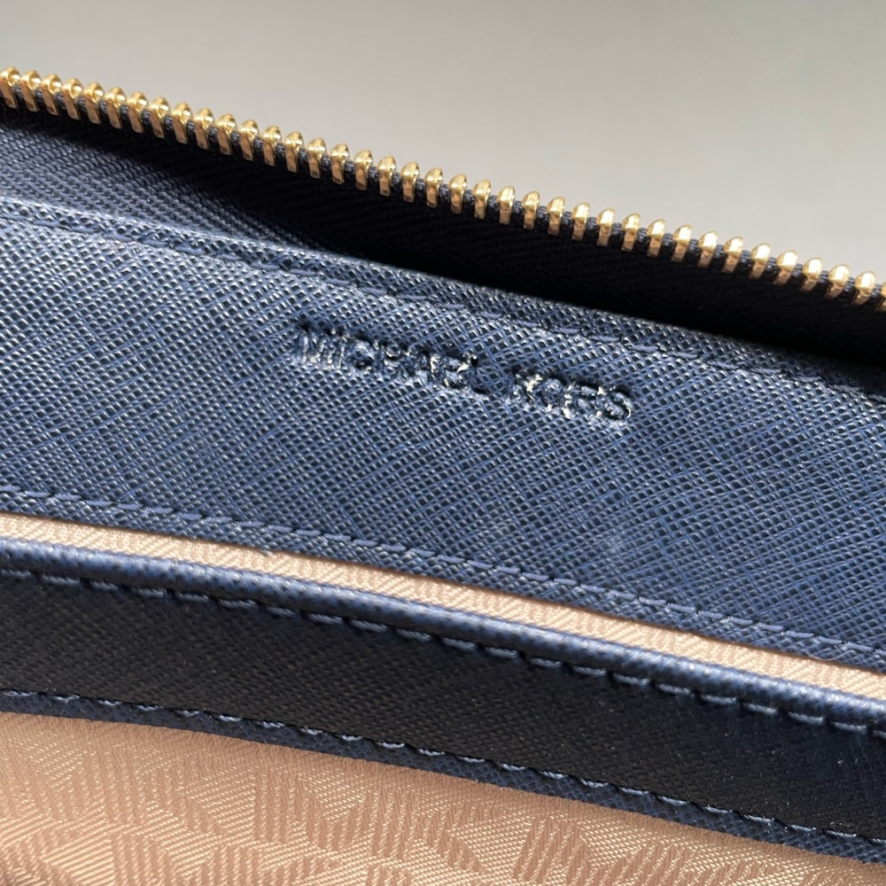 Michael Kors Jet Set Travel Continental Zip Wallet in Navy Blue Saffiano Leather - Picture 11 of 16
